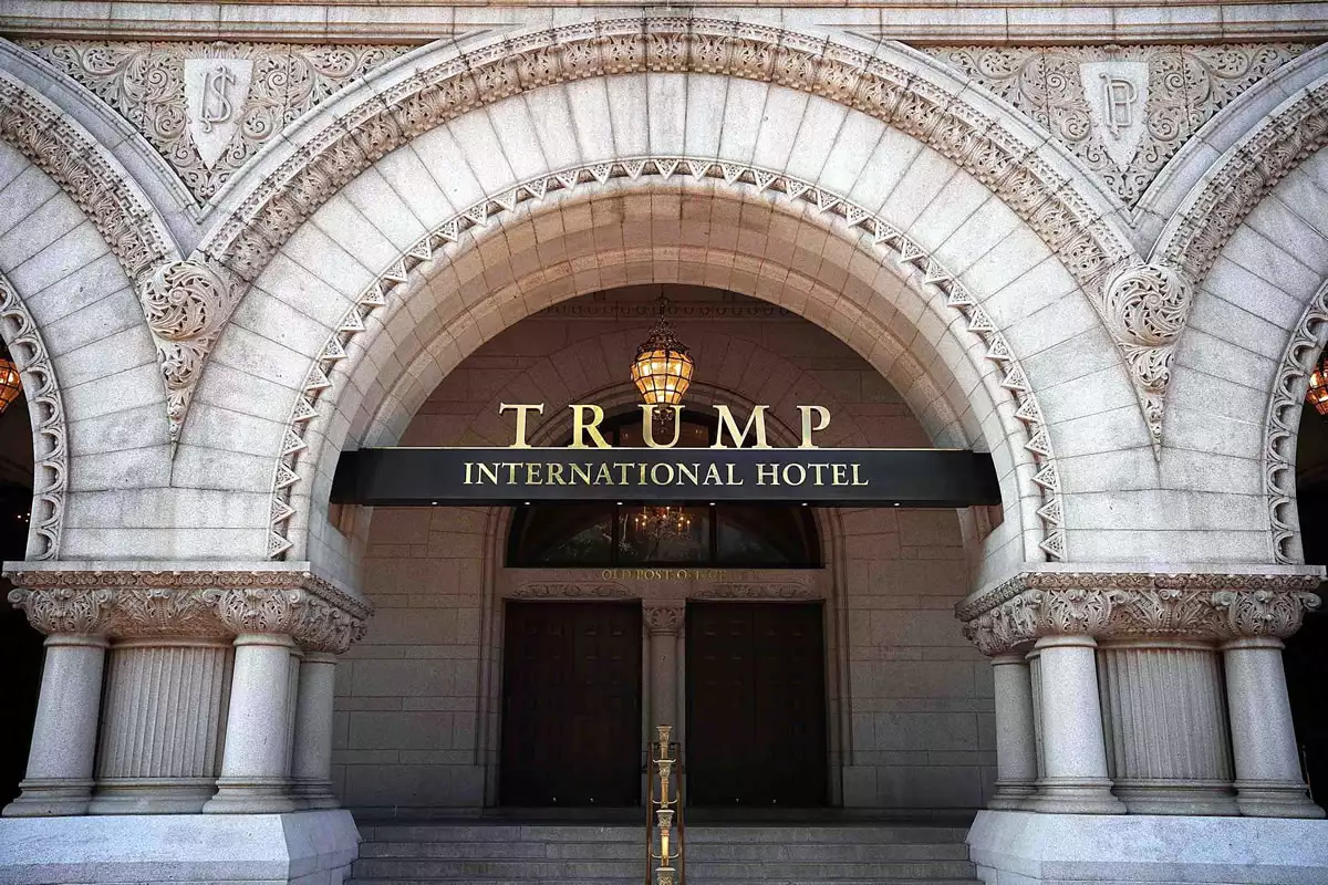 hotel-trump-amlo