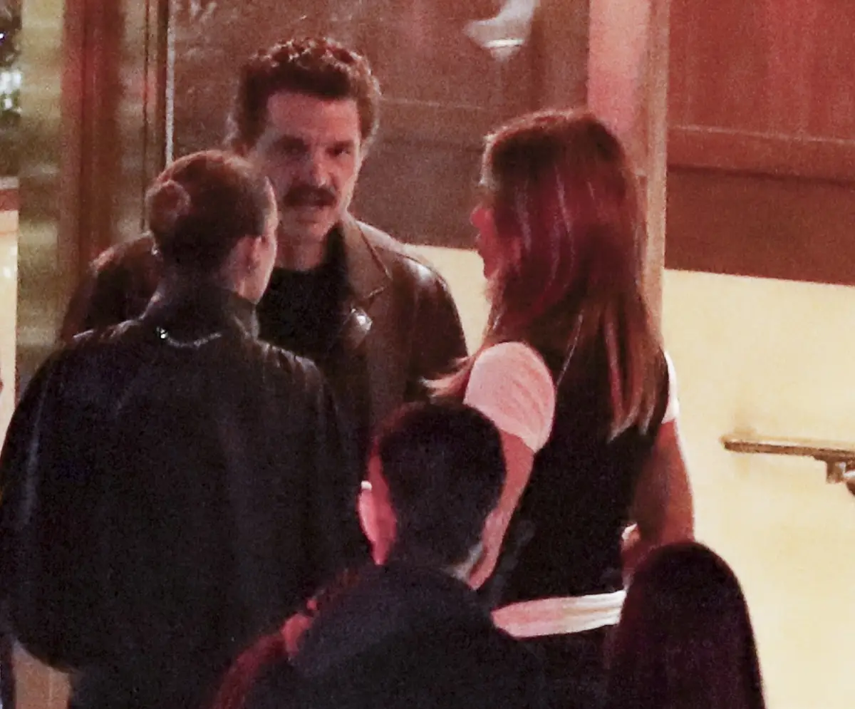 EXC Jennifer Aniston, Pedro Pascal