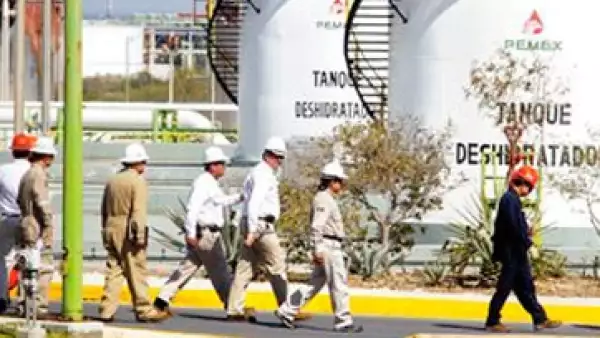 Trabajadores-de-Pemex-02