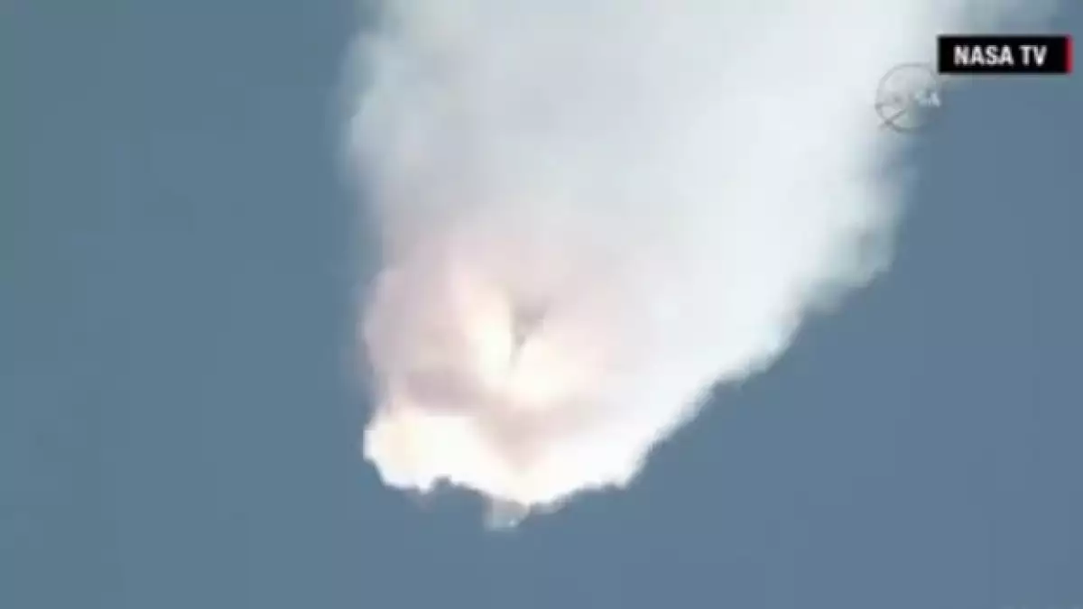 El momento de la explosión de un cohete no tripulado que fabricó SpaceX