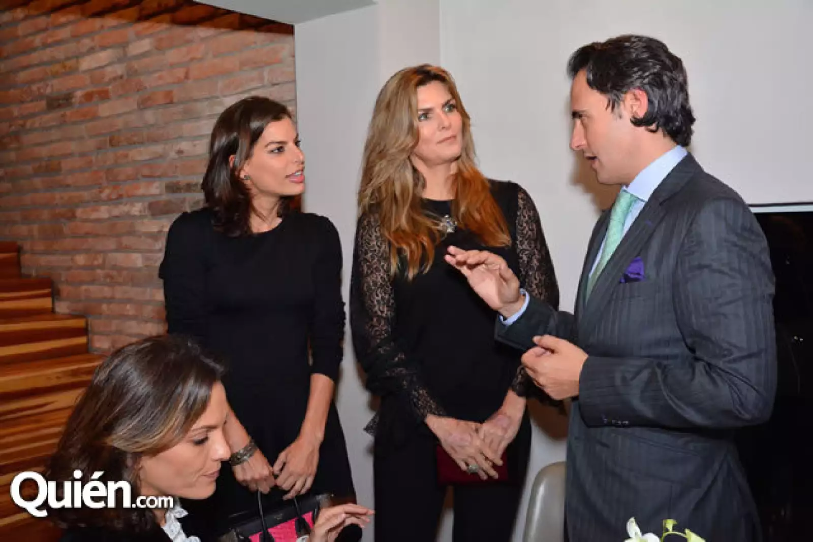 Ana Gabriela Peralta,Bárbara Coppel y Montserrat Olivier con Bruno Manzur