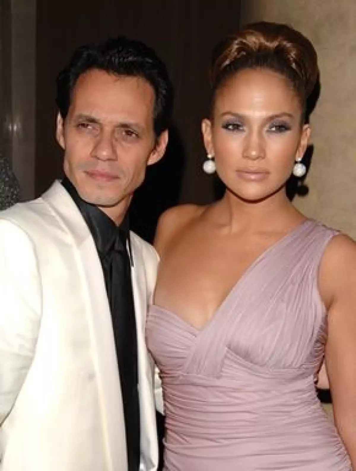 Hace unos días comenzó el rumor de una supuesta crisis entre la pareja de cantantes pero rápidamente los voceros de él aclararon que era falsa por medio de un comunicado.