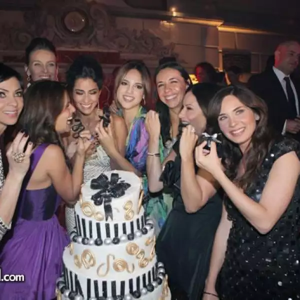 Celina Del Villar,Dominika Paleta,Claudia Álvarez,Manuel Rivera,Paola Núñez,Eiza González,Irene Azuela,Gloria Calzada,Adriana Louvier partieron el pastel