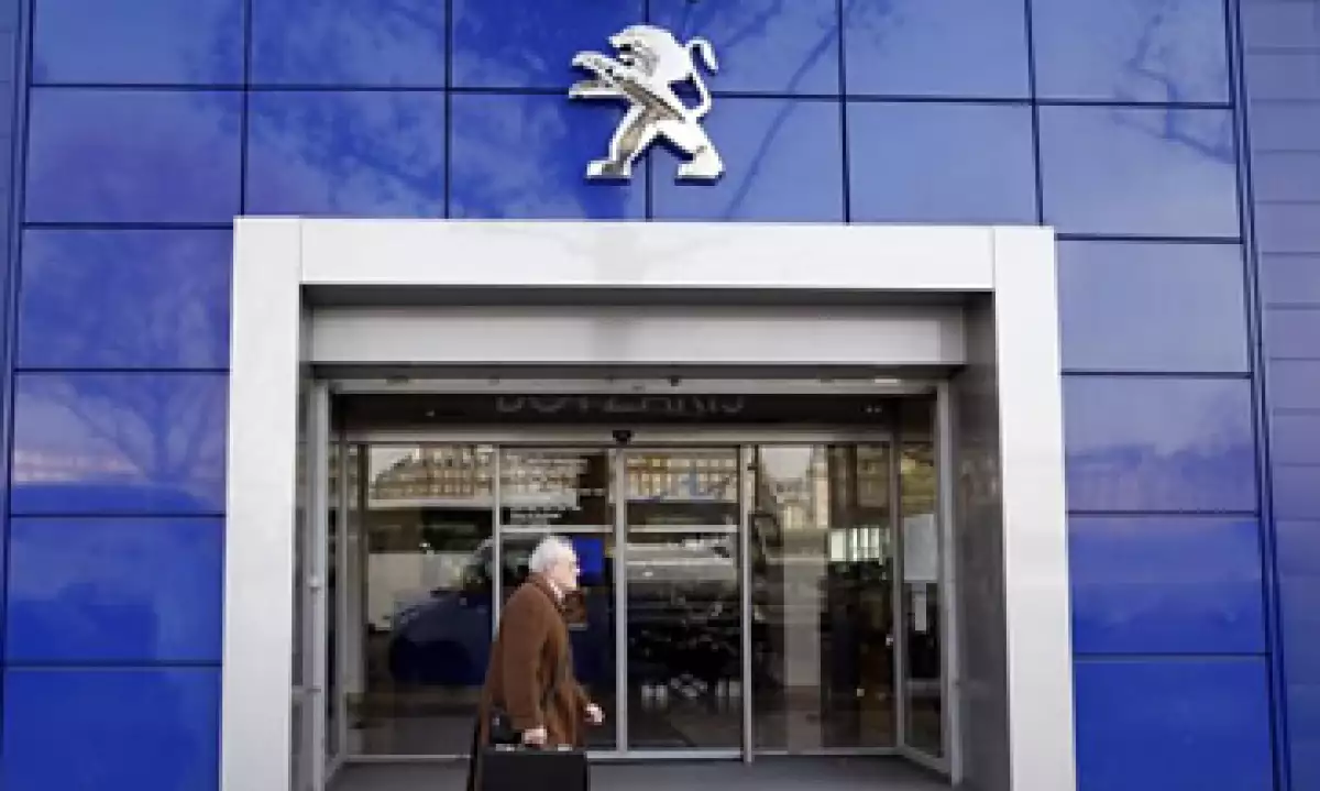 Peugeot es uno de los fabricantes de automóviles más afectados por la crisis económica en Europa. (Foto: Reuters)