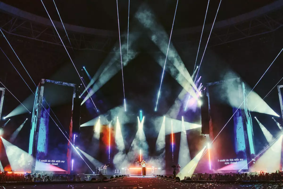 diseñador-mitchell-schellenger-escenario-imagine-dragons.jpg