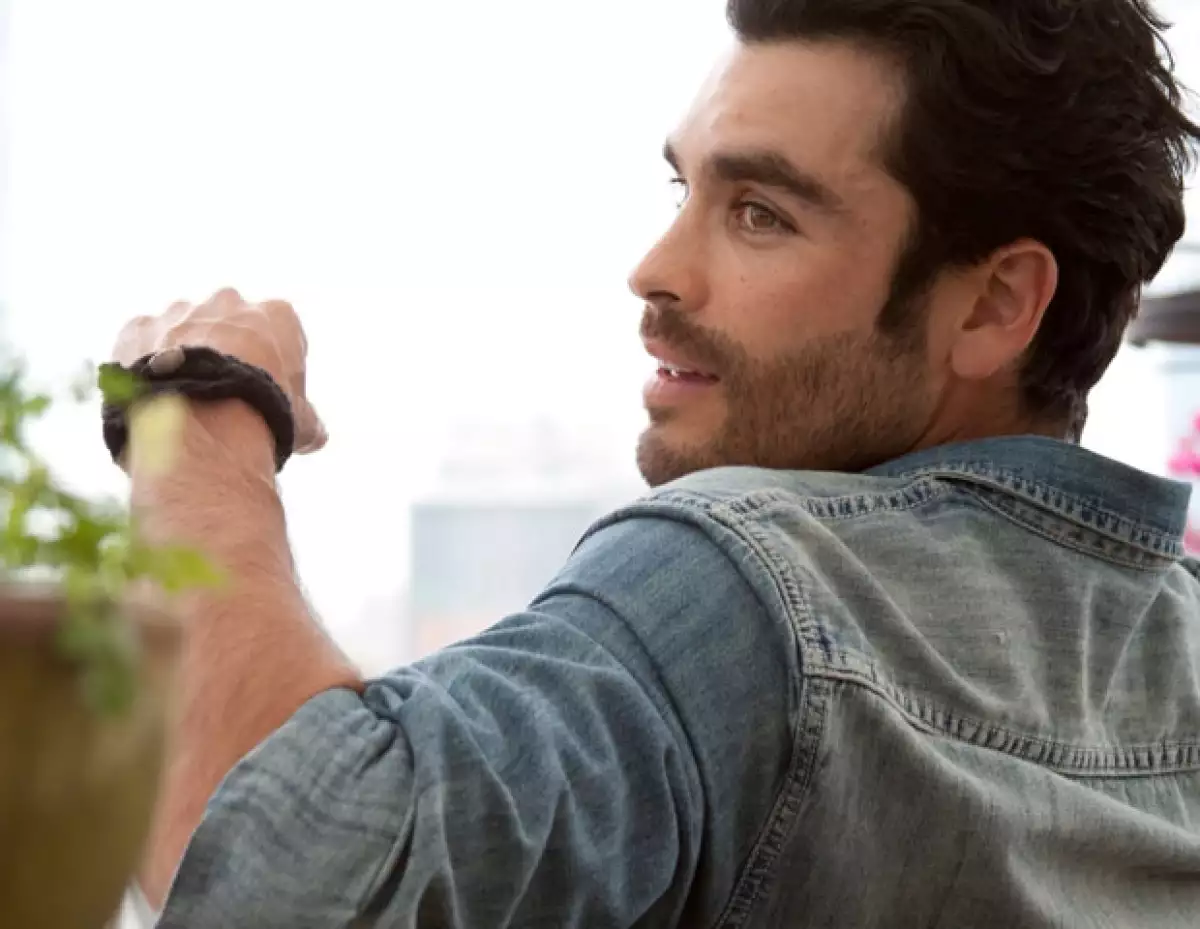 El actor mexicano nos compartió cinco puntos para ser feliz ante esa situación y nos contó por qué no tiene novia.