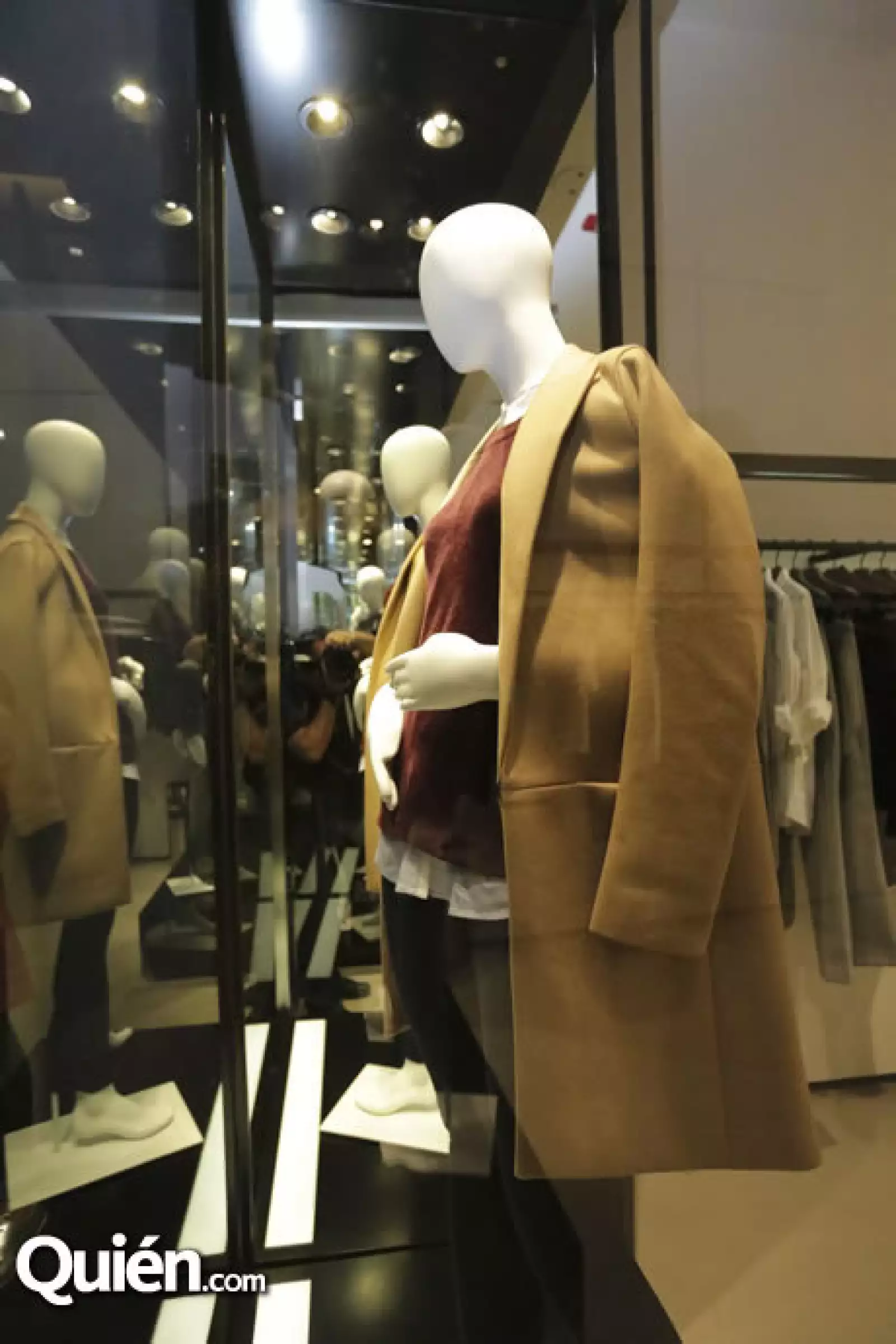 Inauguración Theory