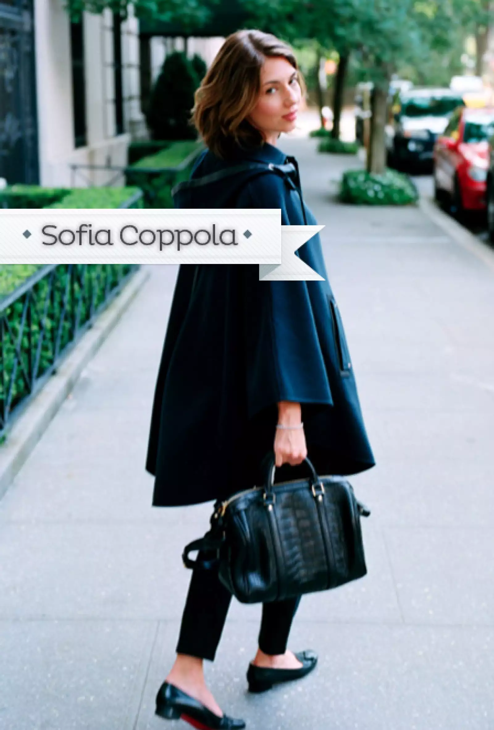 Sofía Coppola, la directora de cine tenía claro que es lo que buscaba en una bolsa y sus necesidades en el día a día; su cercanía con el director artístico de la casa, Marc Jacobs, le ganó una colaboración durante varios años para la creación de diferentes bolsas, entre ellas la SC.