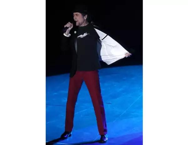 El cantautor español deleitó a sus más de 10 mil fans mexicanos la noche de ayer en el Coloso de Reforma.