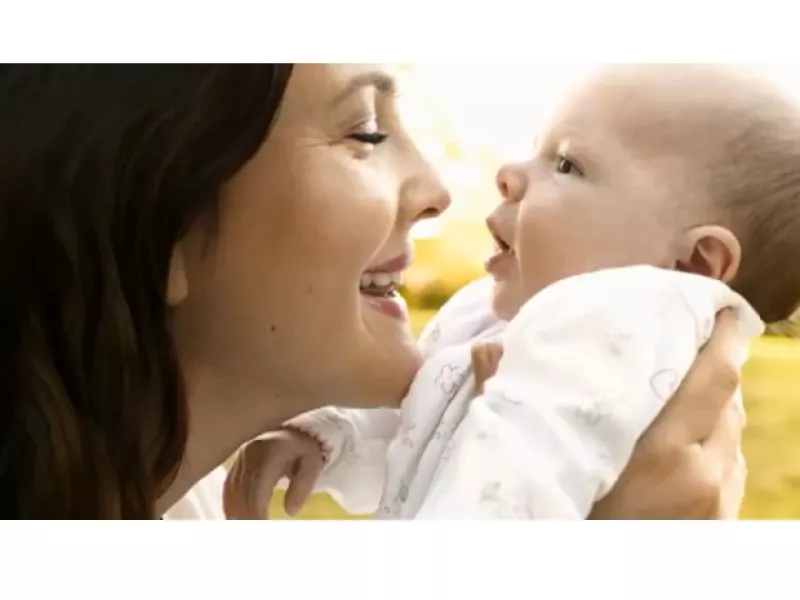 No cabe duda que los artistas confían en Oprah para contarle hasta los detalles más íntimos en su vida y en esta ocasión fue la actriz quien optó por este programa para mostar a su bebé.