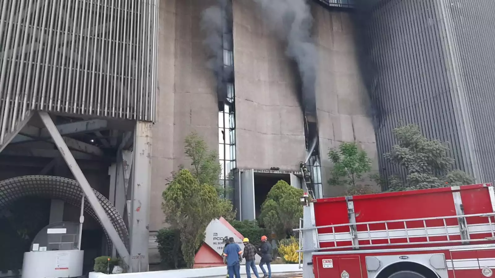 Incendio en oficinas del Metro.jpeg