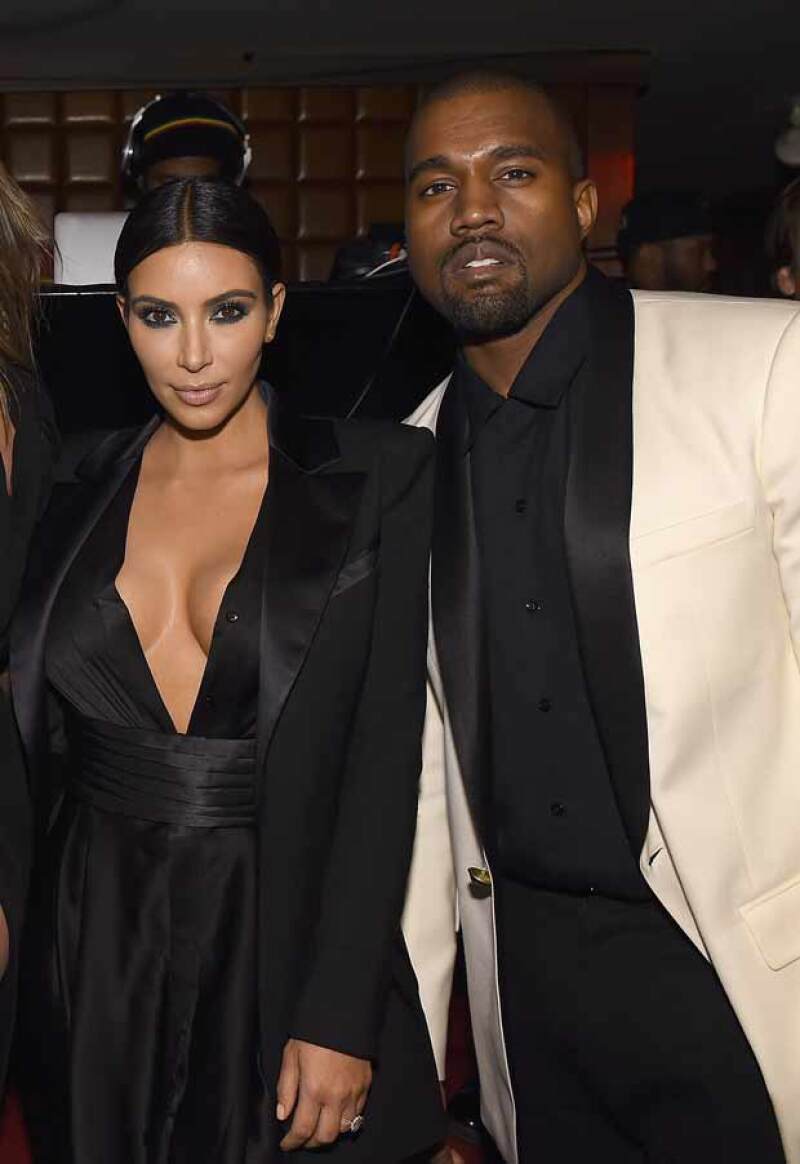 A pesar de los altibajos que sufre su familia, Kim continúa mostrando por qué es una top celeb y lo hace en compañía de su esposo.