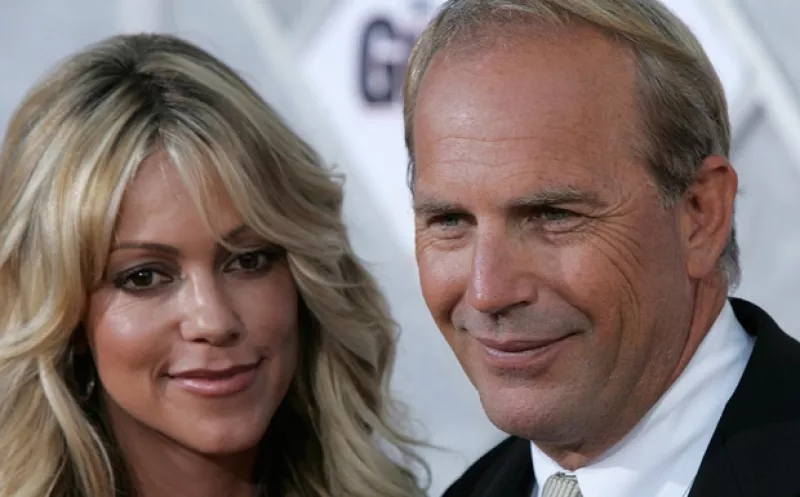 El actor y su esposa, Christine Baumgartner, se convirtieron ayer en padres de su tercer hijo, una niña de quien aún no han revelado el nombre.