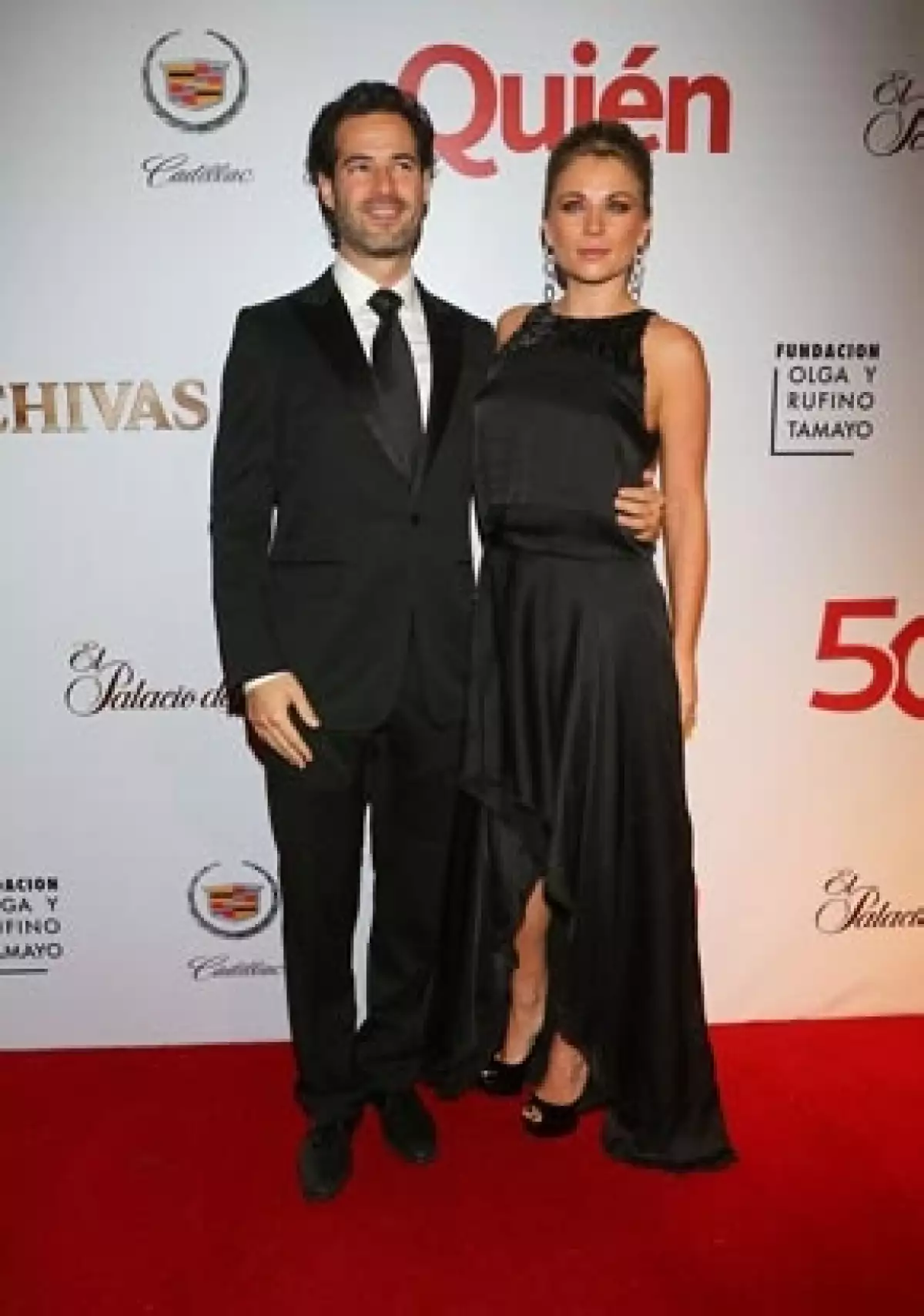 Aunque sabe que su futuro esposo tiene compromisos qué cumplir, la actriz desea que su próximo enlace sea una ceremonia íntima. Aun no define la fecha pero tiene claro que será en 2013.