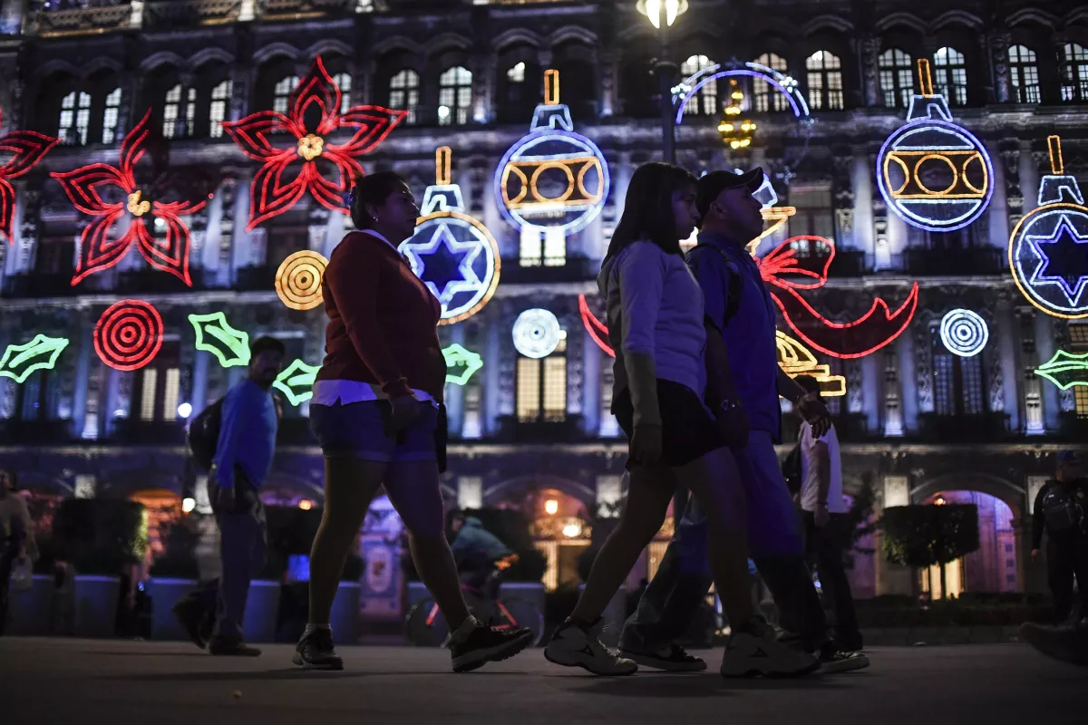 MEXICO-ZOCALO-CHRISTMAS-FEATURE