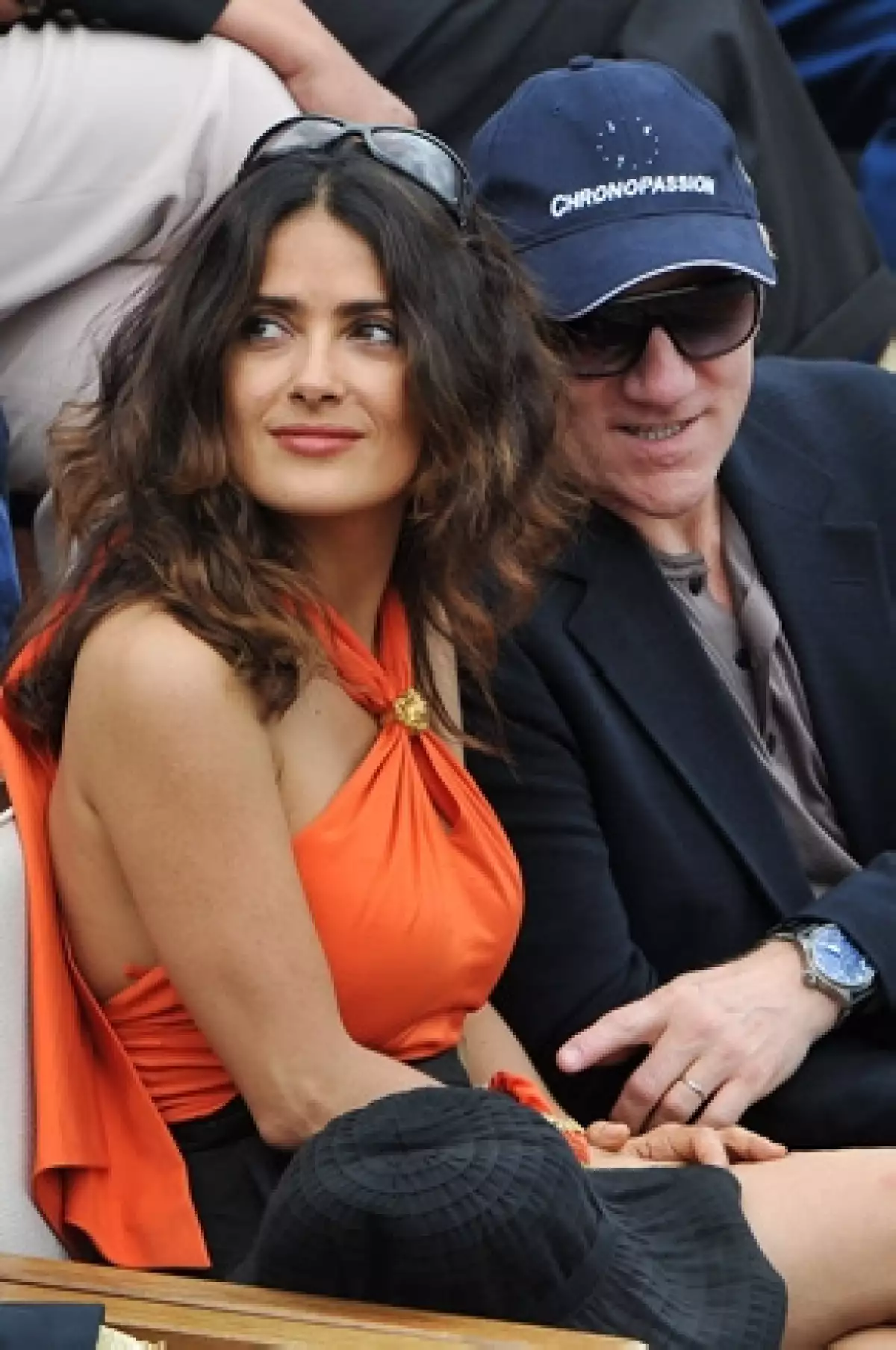 Todo parece indicar que el esposo de la actriz y productora mexicana Salma Hayek, es padre del hijo de la modelo canadiense Linda Evangelista.