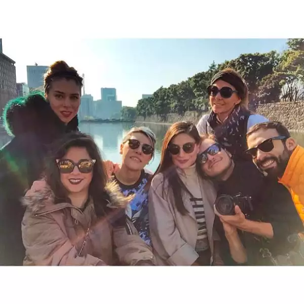 Muy contentas de conocer platillos, lugares y rodeadas de amigos.