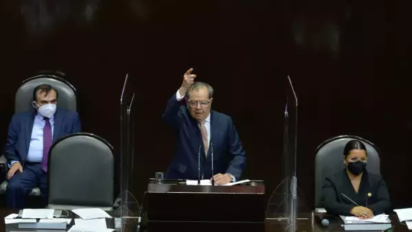 Porfirio Muñoz Ledo propone frente por la defensa de autónomos