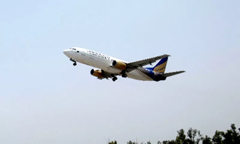 El promedio de pasajeros que llegaban por aire fue de 485,000 por día en los 21 aeropuertos. (Foto: Reuters)