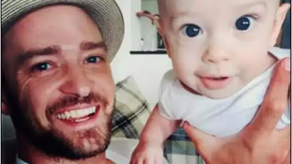 El conductor y el cantante acudieron juntos a la competencia de tenis donde sorprendieron a los asistentes bailando "Single Ladies" en las gradas.