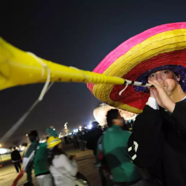 Aficionado toca una trompeta