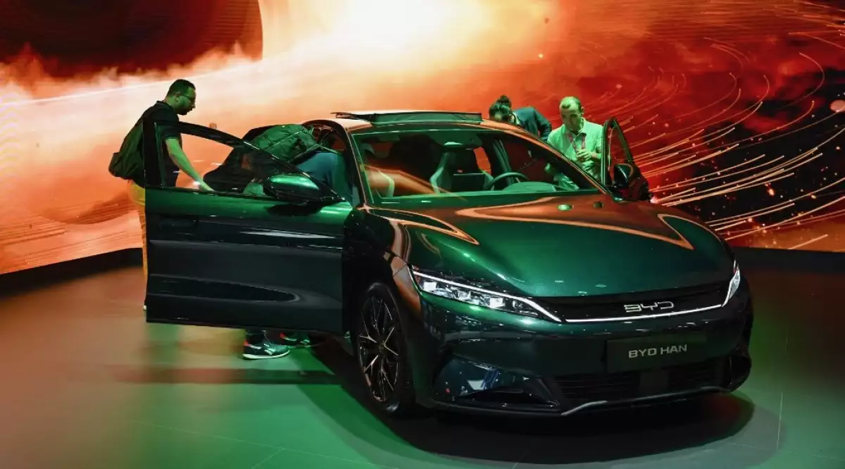 La marca china BYD llega a México con sus autos en Liverpool