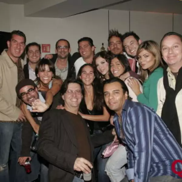 Anfitriones e invitados