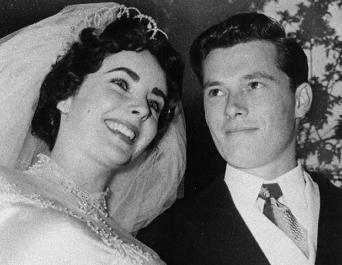 Para cerrar el conteo, la última "Diva del Cine de la Época de Oro", Elizabeth Taylor.