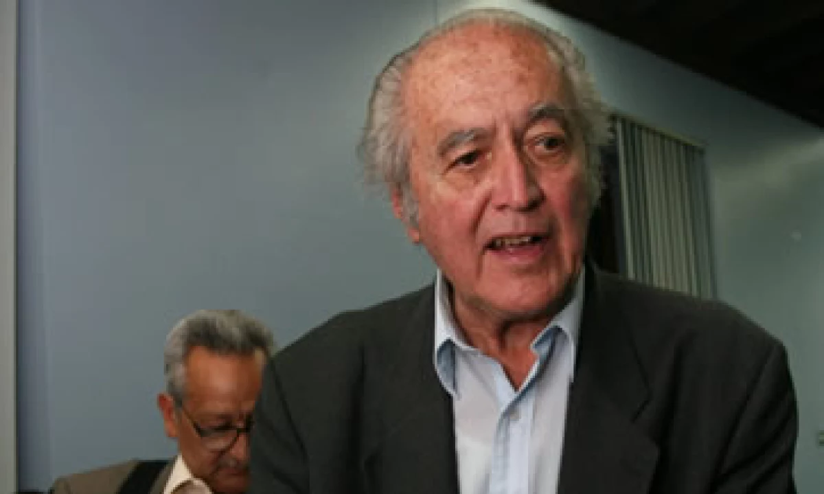 Luis Villoro fue también embajador y delegado permanente de México ante la UNESCO. (Foto: Cuartoscuro)