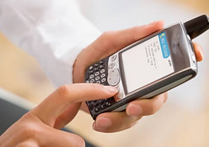 El 62% de los usuarios latinoamericanos cambiará su teléfono móvil en los primeros meses de 2010. (Foto: Jupiter Images)