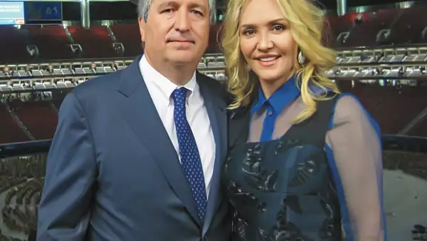 El empresario acusó a su esposa de vender 21 obras de arte a un costo muy bajo.
