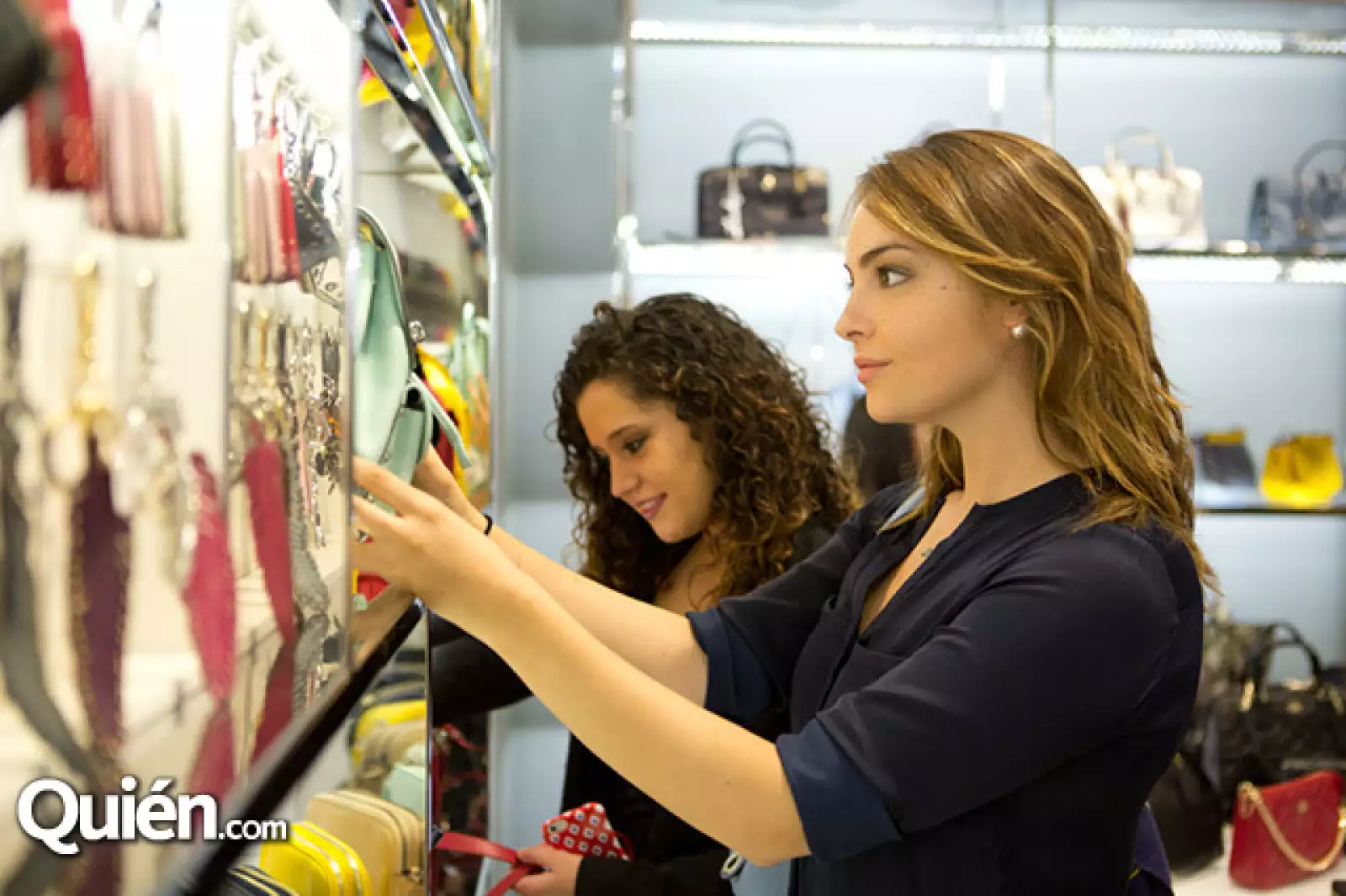 Claudia Greene y Aexia Devlyn