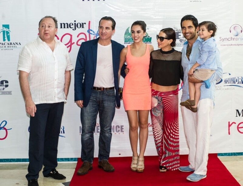 Víctor Sotomayor, Plutarco Haza, Ximena del Toro, Claudia Lizaldi, Eamonn Sean e Iam