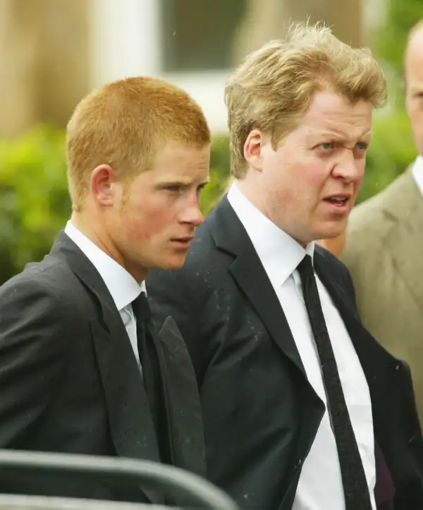 El príncipe Harry y su tío Charles, conde de Spencer
