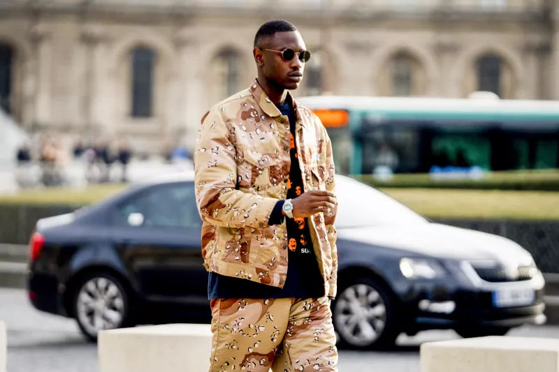 Paris m str F20 117.jpg