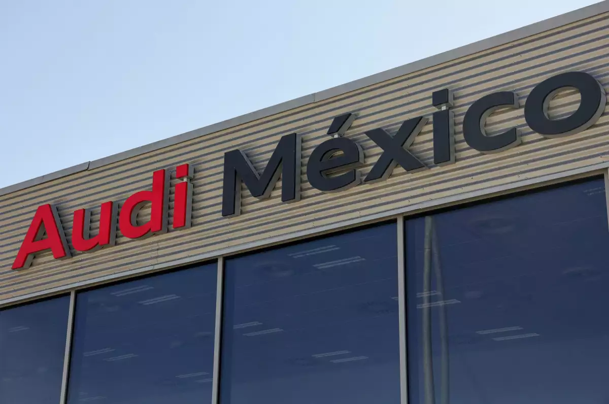 Bloqueos de agricultores detienen la producción de Audi en Puebla