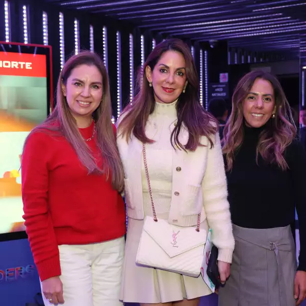 Ariadna Ríos , Mari Rous y Analia Téllez 