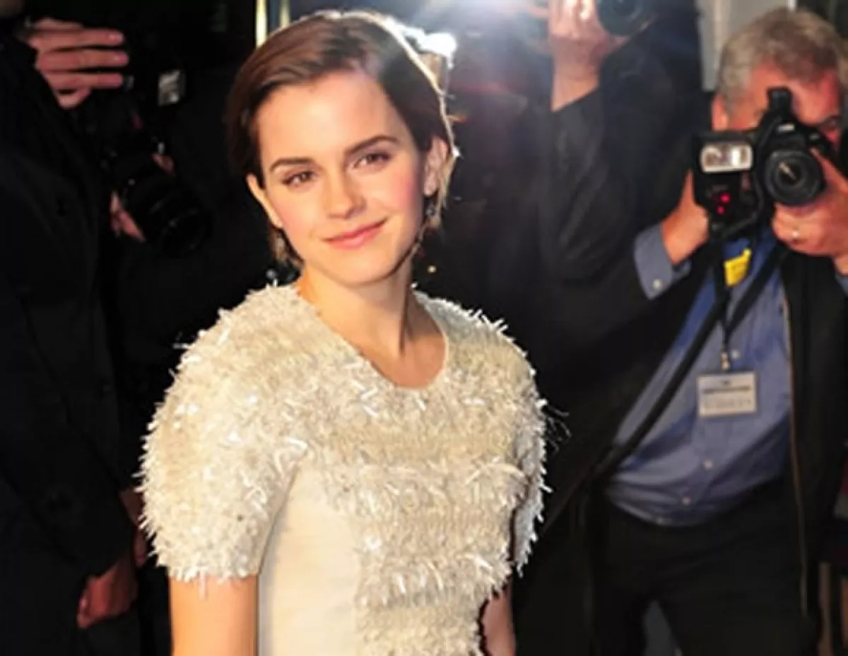 Emma Watson ha incrementado sus ingresos no sólo por su trabajo en el cine, si no también por su labor de modelo.