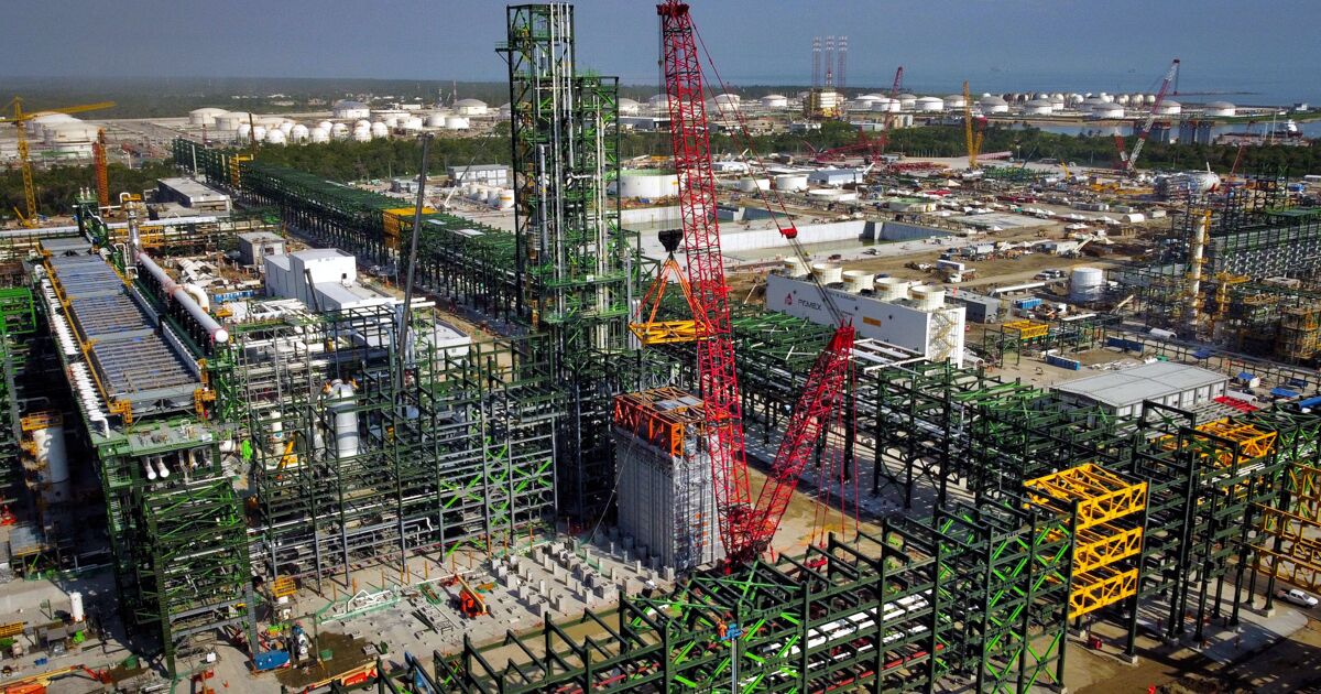 Pemex ham petrol sevkıyatını kesti, yeniden finansmanı artırdı ve para kaybetti