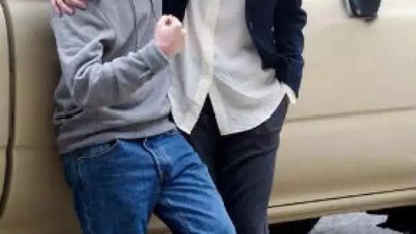 La joven actriz y Julianne Moore no pueden creer que han visto frenado el rodaje de su nuevo proyecto por culpa de actitudes homofóbicas en una de sus locaciones.