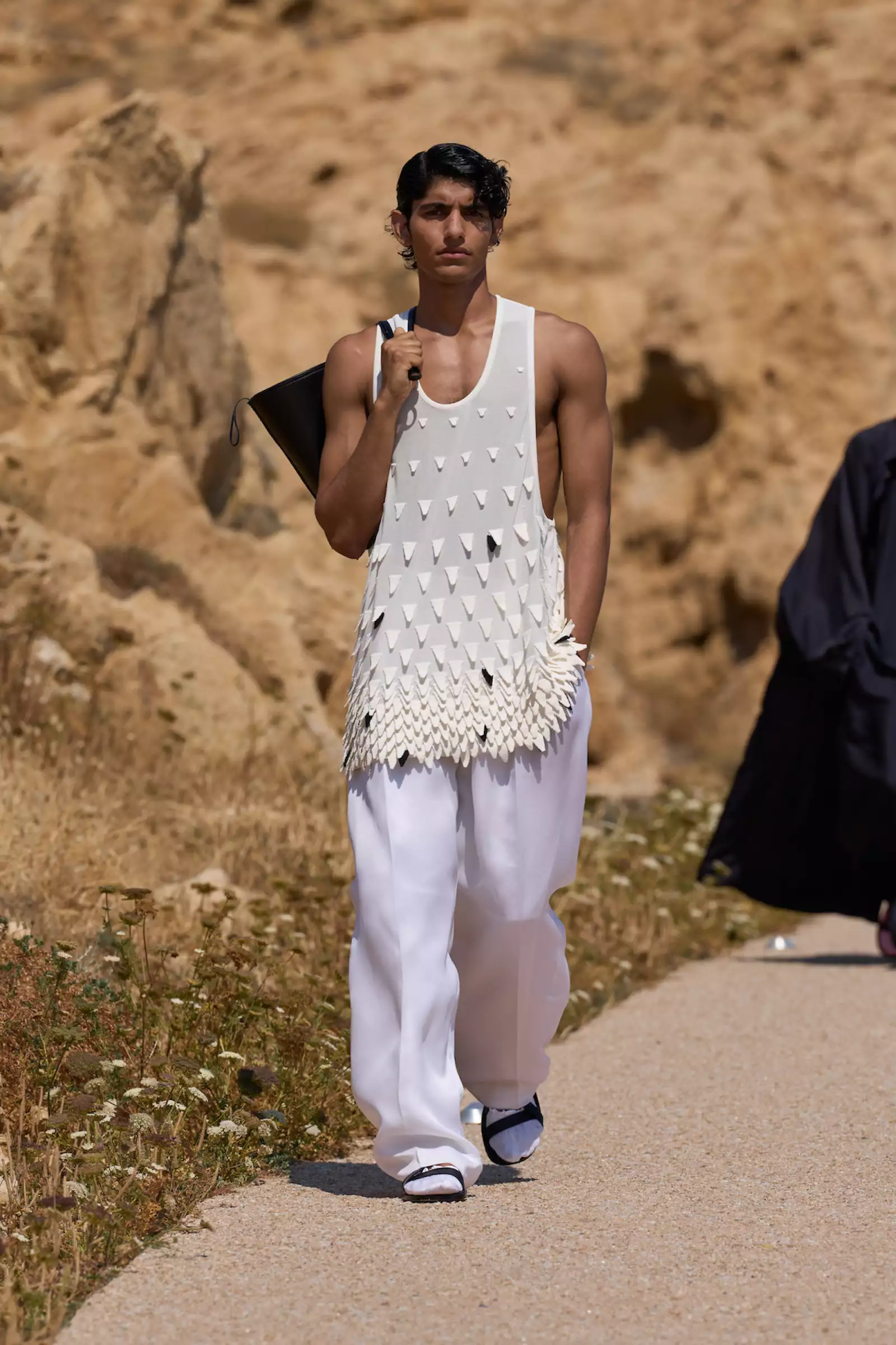 Jacquemus PO S27 042.jpg