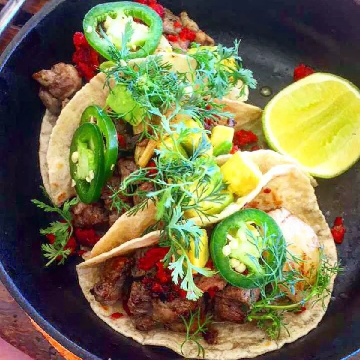Tacos de arrachera con jalapeños