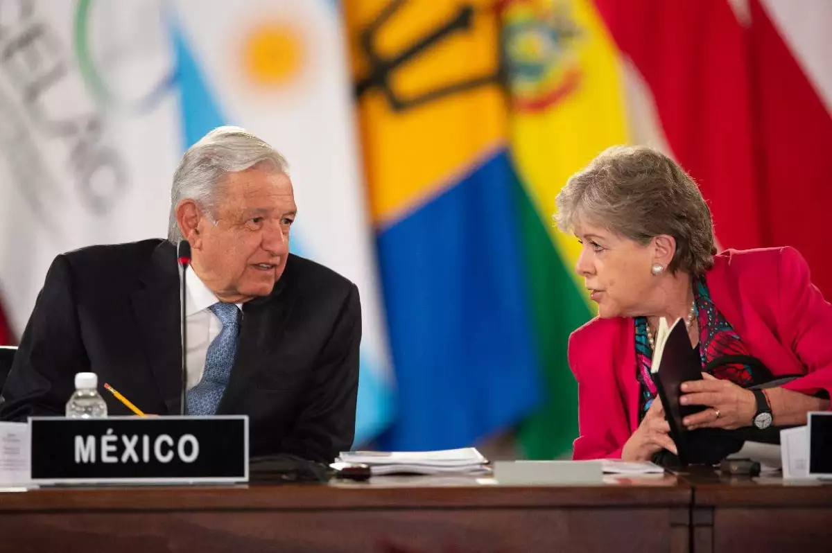 Andrés Manuel López Obrador, presidente de México, y Alicia Bárcena, secretaria ejecutiva de la CEPAL, durante la VI Cumbre de de la Comunidad de Estados Latinoamericanos y Caribeños (CELAC), llevada a cabo en Palacio Nacional.