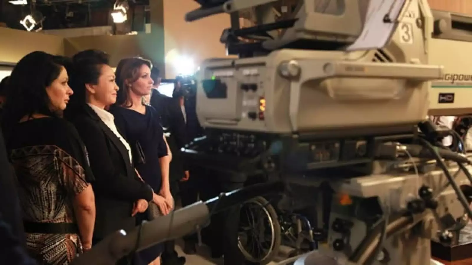 Visita de Peng Liyuan a Televisa San Angel