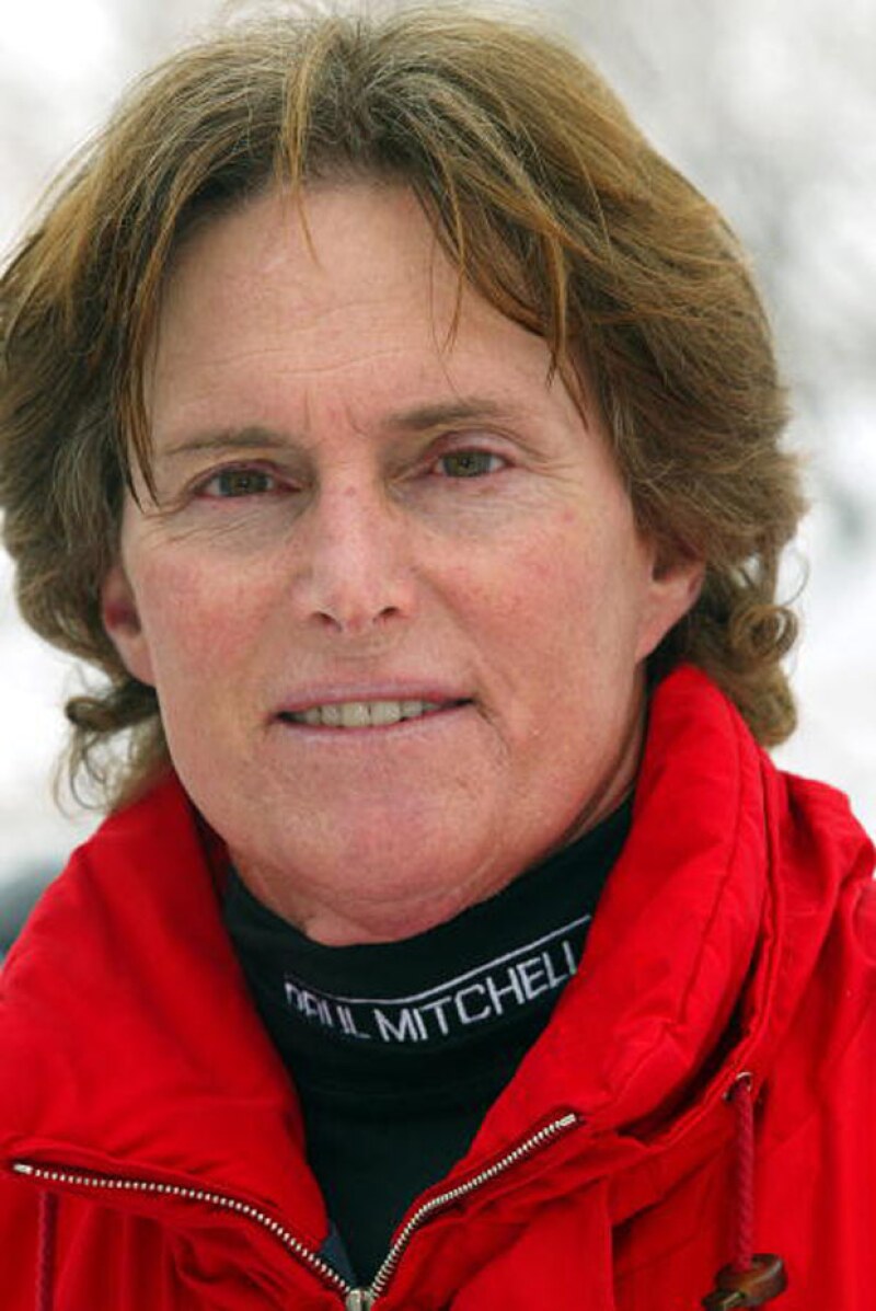 Jenner en el 2003 con el cabello un poco largo.