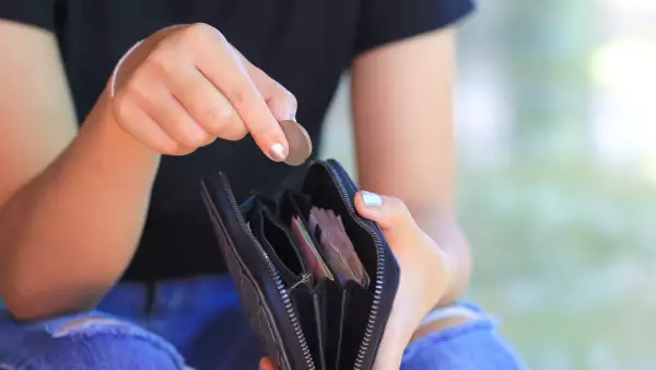 millennial sin dinero