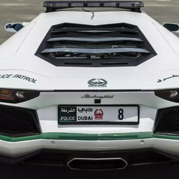 El modelo Aventador de Lamborghini  tiene un costo aproximado de 550,000 dólares.