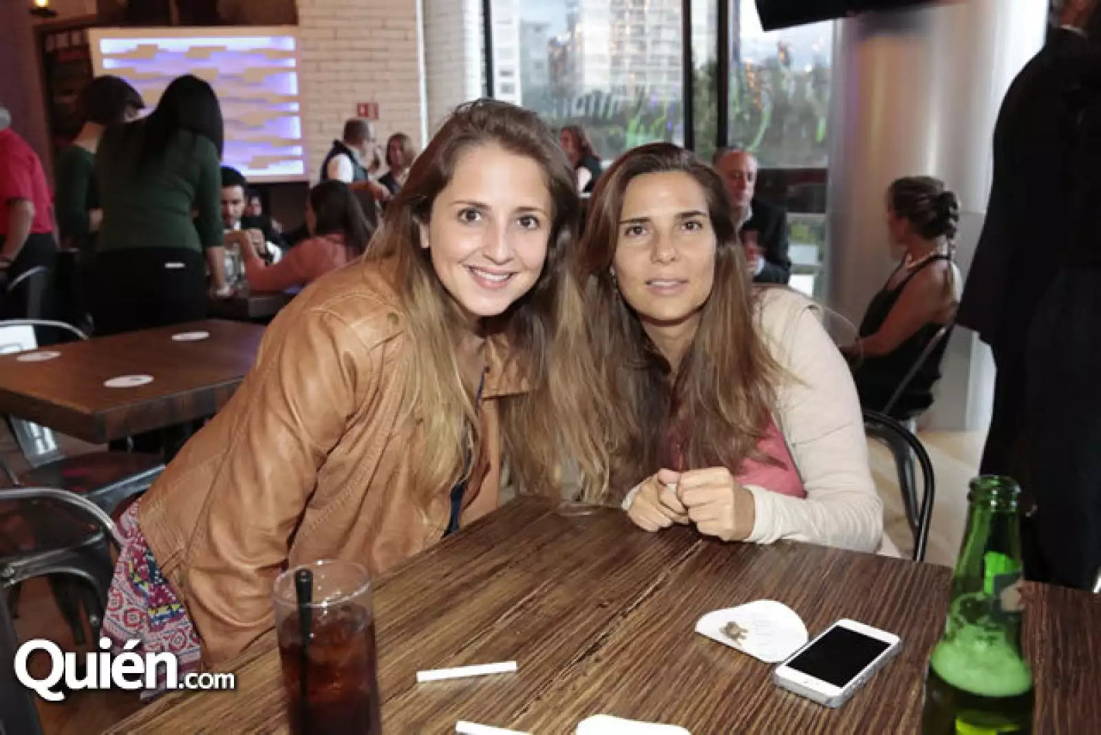 Karla Hinojosa,Lorena Escaip