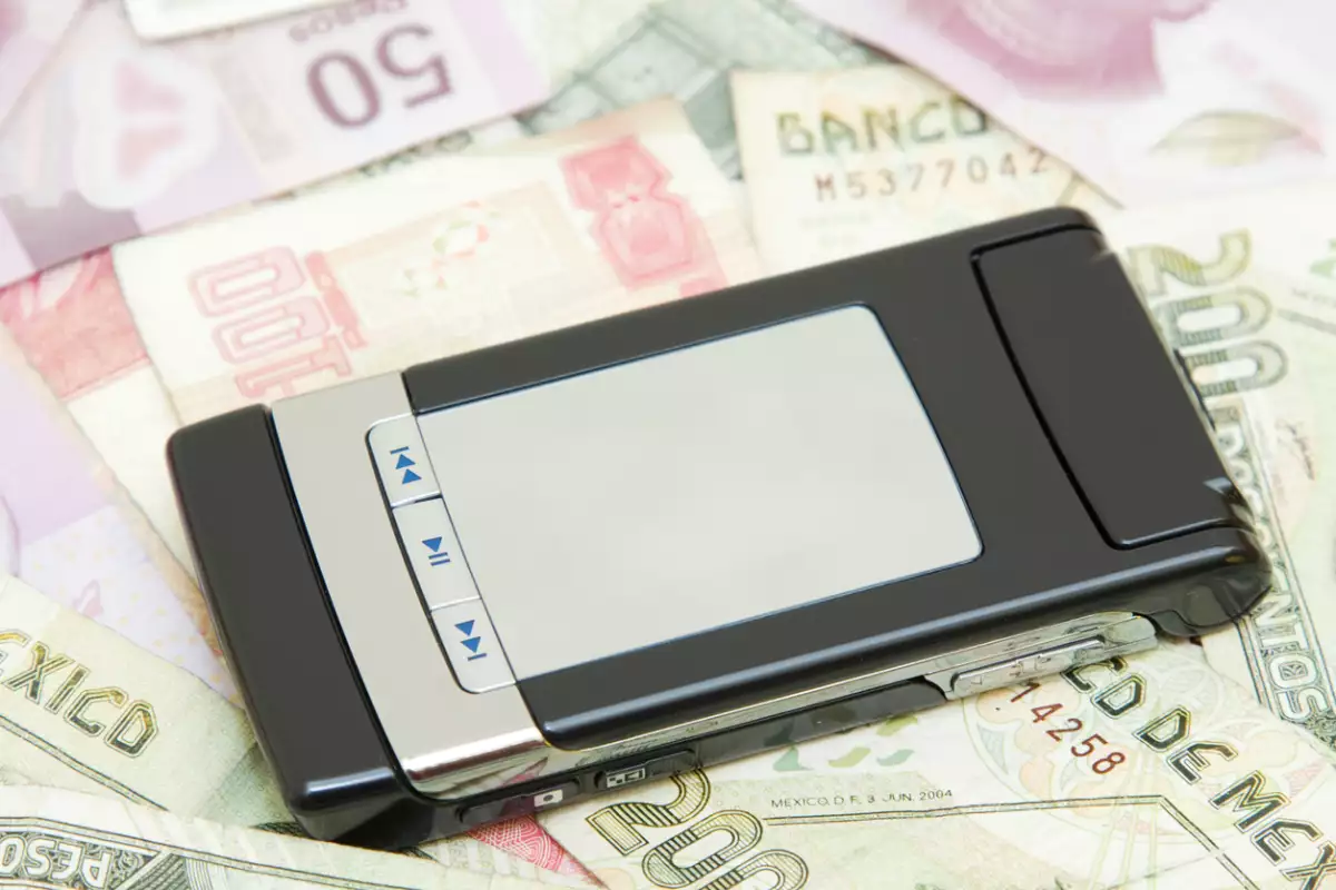 mobile phone and mexican pesos