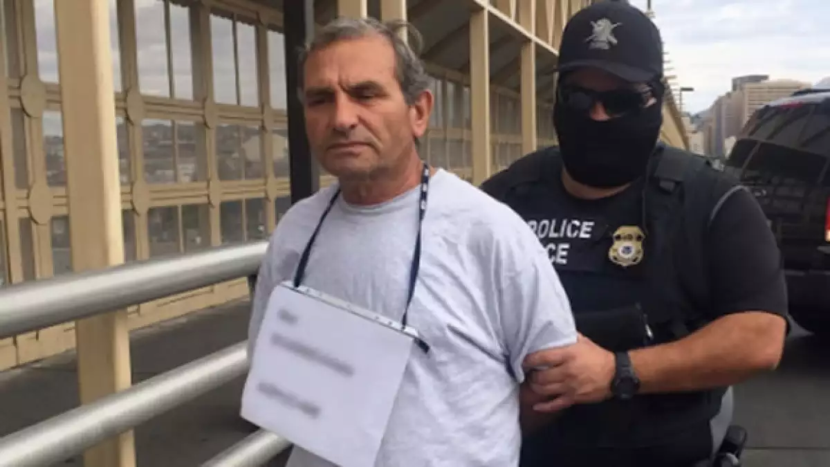 Ner Silverio Prieto al momento de ser entregado a las autoridades mexicanas en El Paso, Texas
